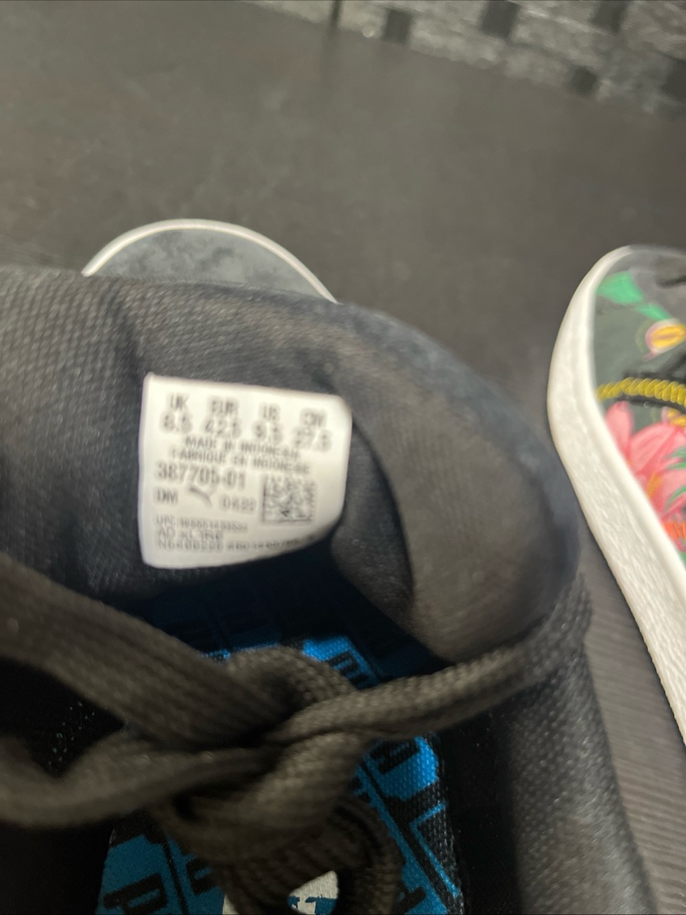Puma Suede Papered X Haribo Collection Men's Size 9.5 Black/ Floral - Picture 6 of 6